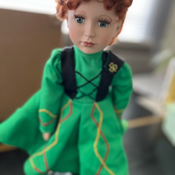 Vintage Tara G Series K Irish Dancer Collector Doll Dublin Ireland Original Box - Picture 11 of 11